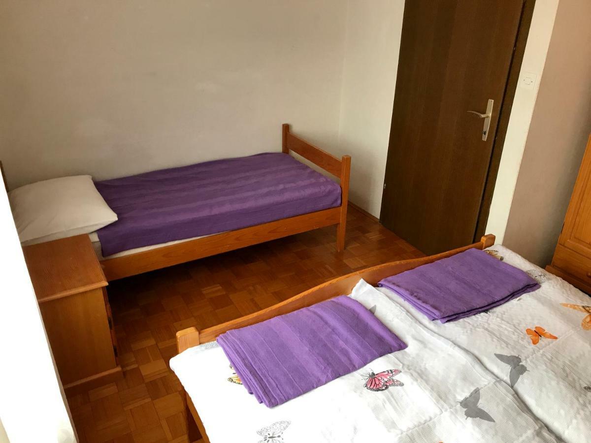 Lovrečica Apartments Markelj מראה חיצוני תמונה