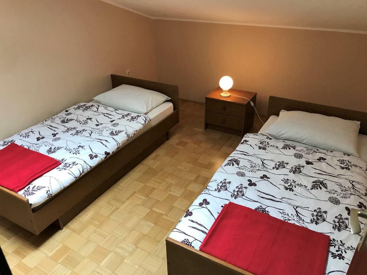Lovrečica Apartments Markelj מראה חיצוני תמונה