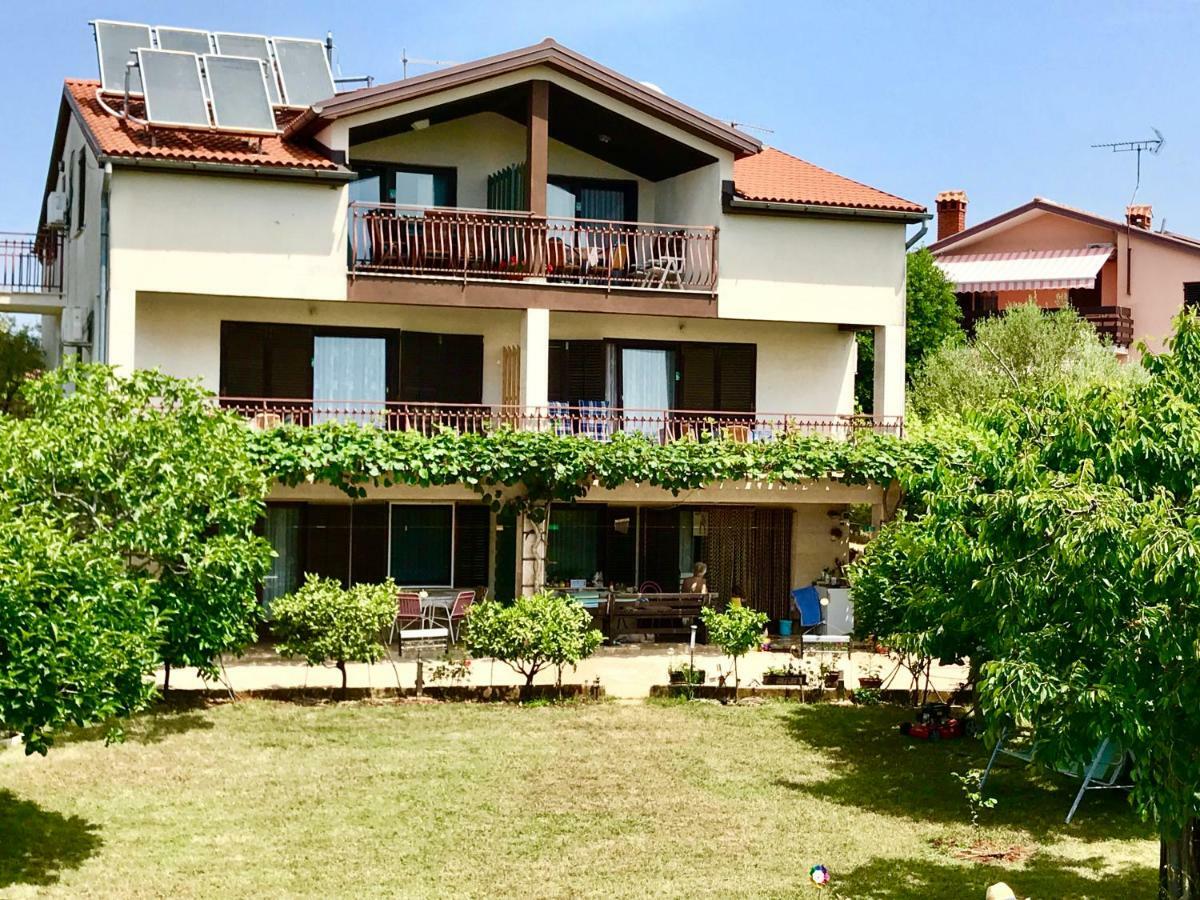 Lovrečica Apartments Markelj מראה חיצוני תמונה